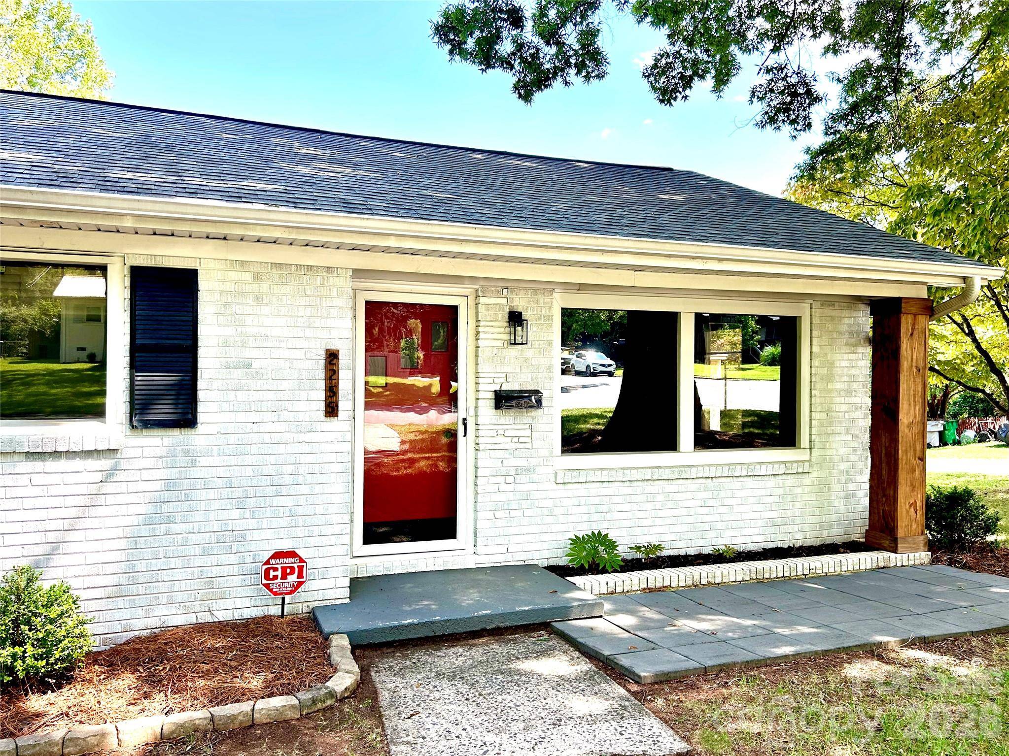 2255 Falmouth RD, Charlotte, NC 28205