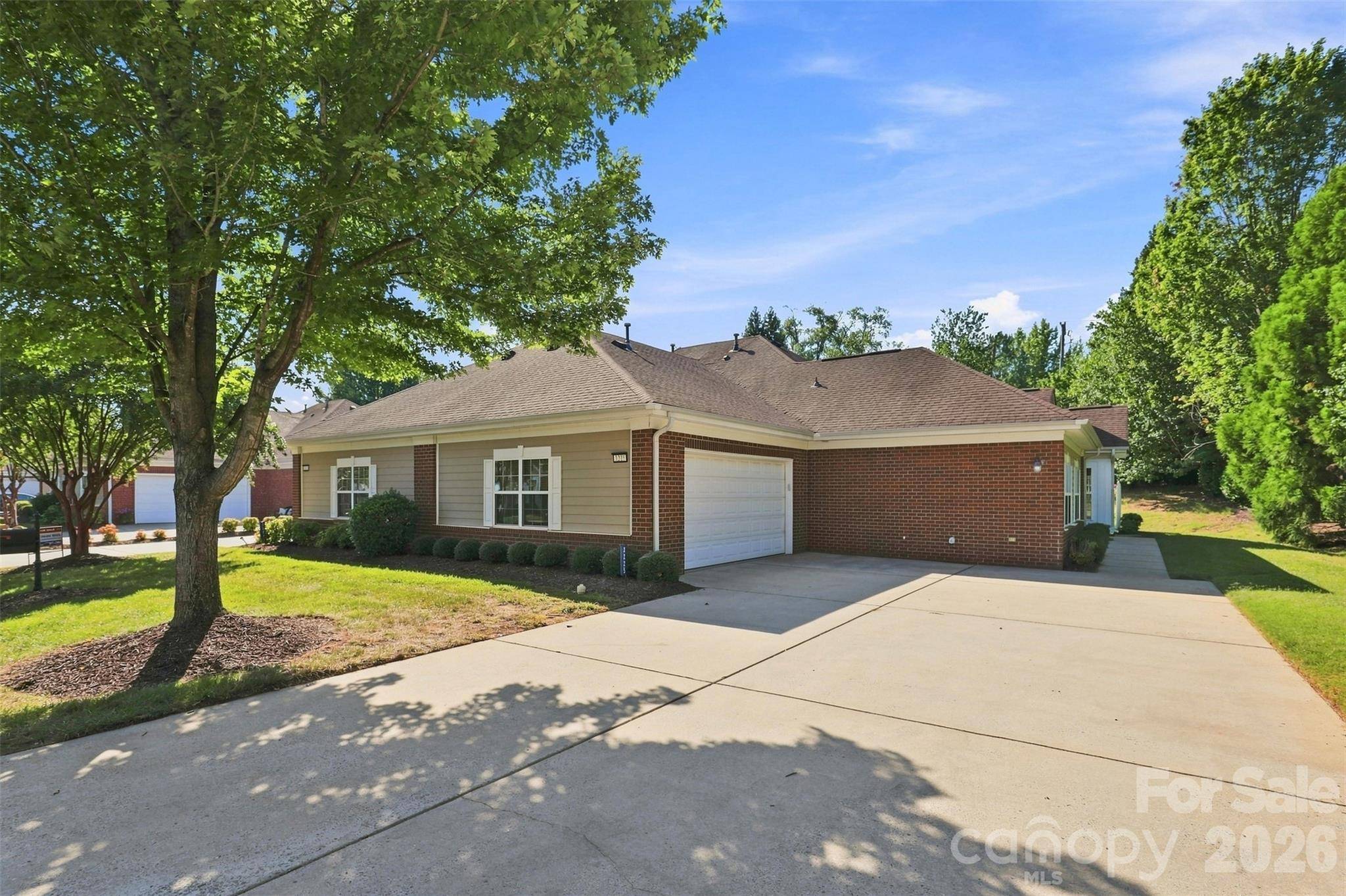 3225 Abbey Walk LN, Matthews, NC 28105