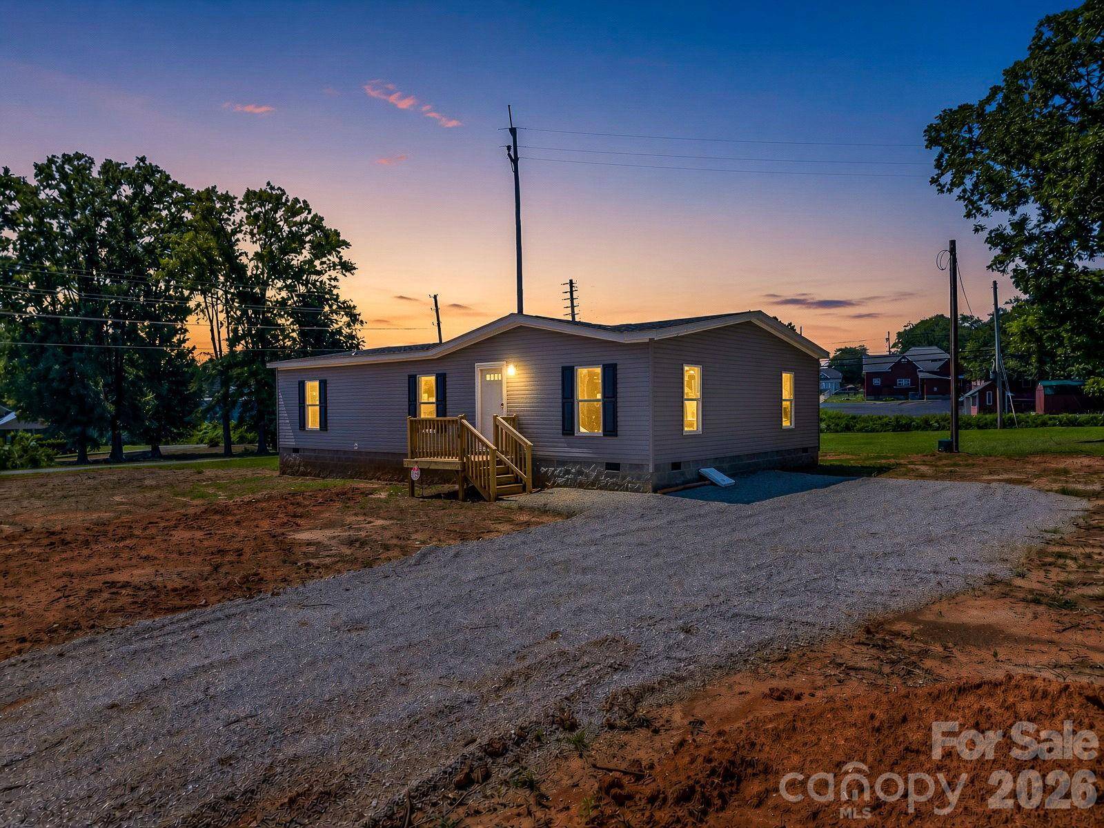276 Mulberry ST, Forest City, NC 28043