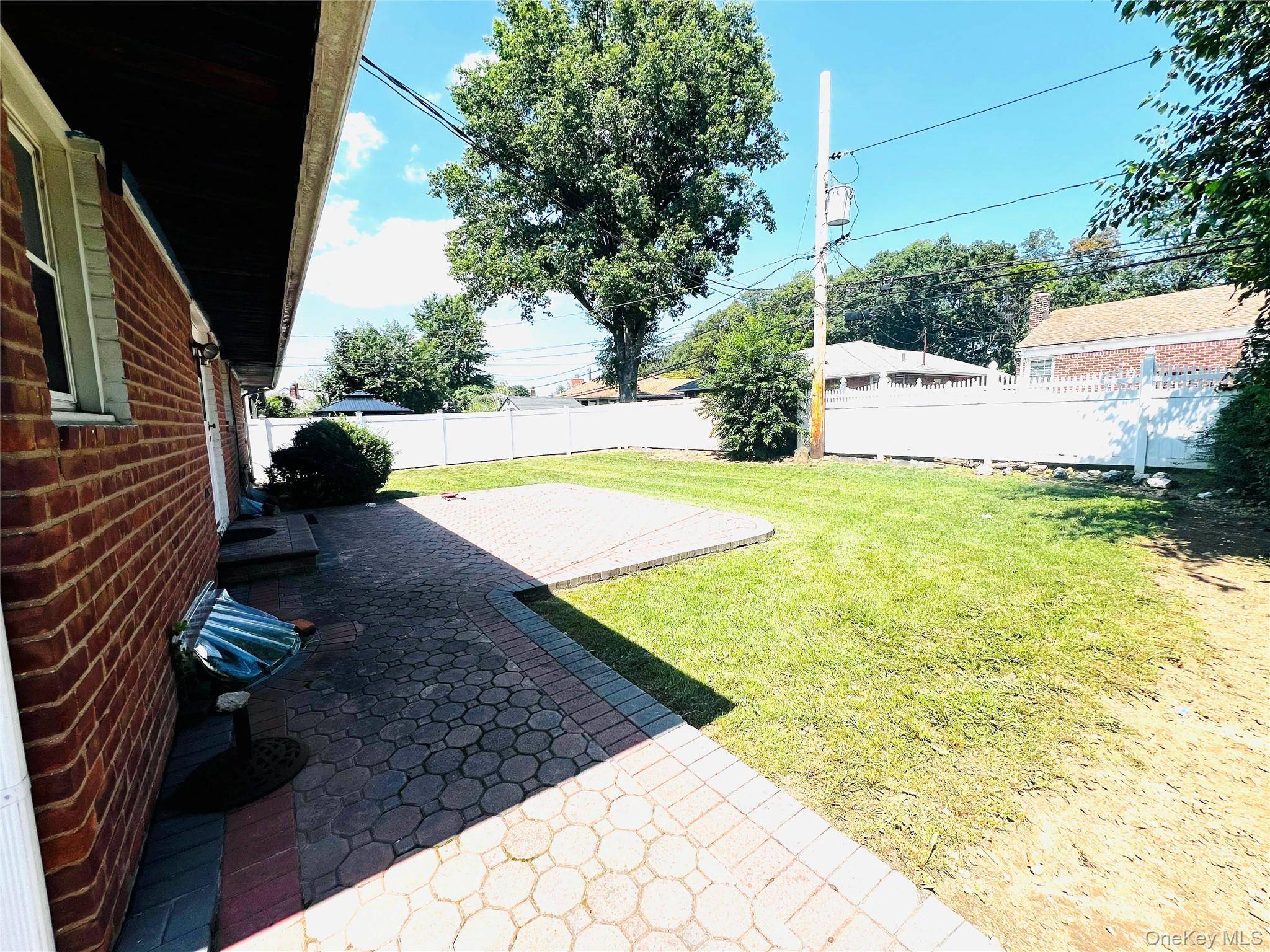 819 Dean DR, Baldwin, NY 11510