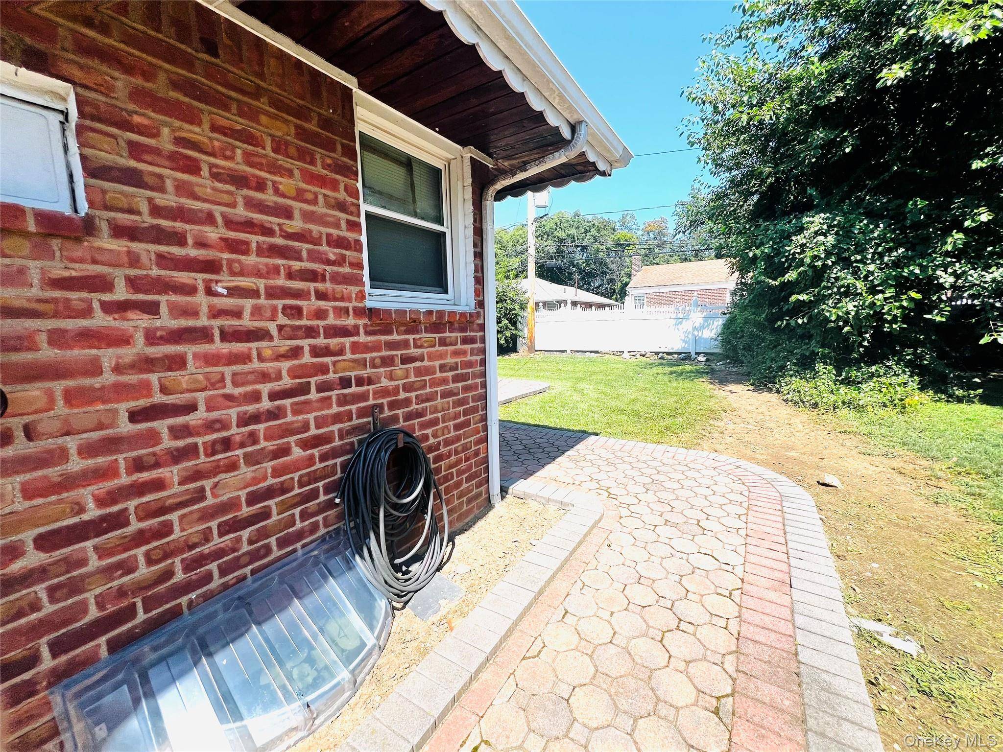 819 Dean DR, Baldwin, NY 11510