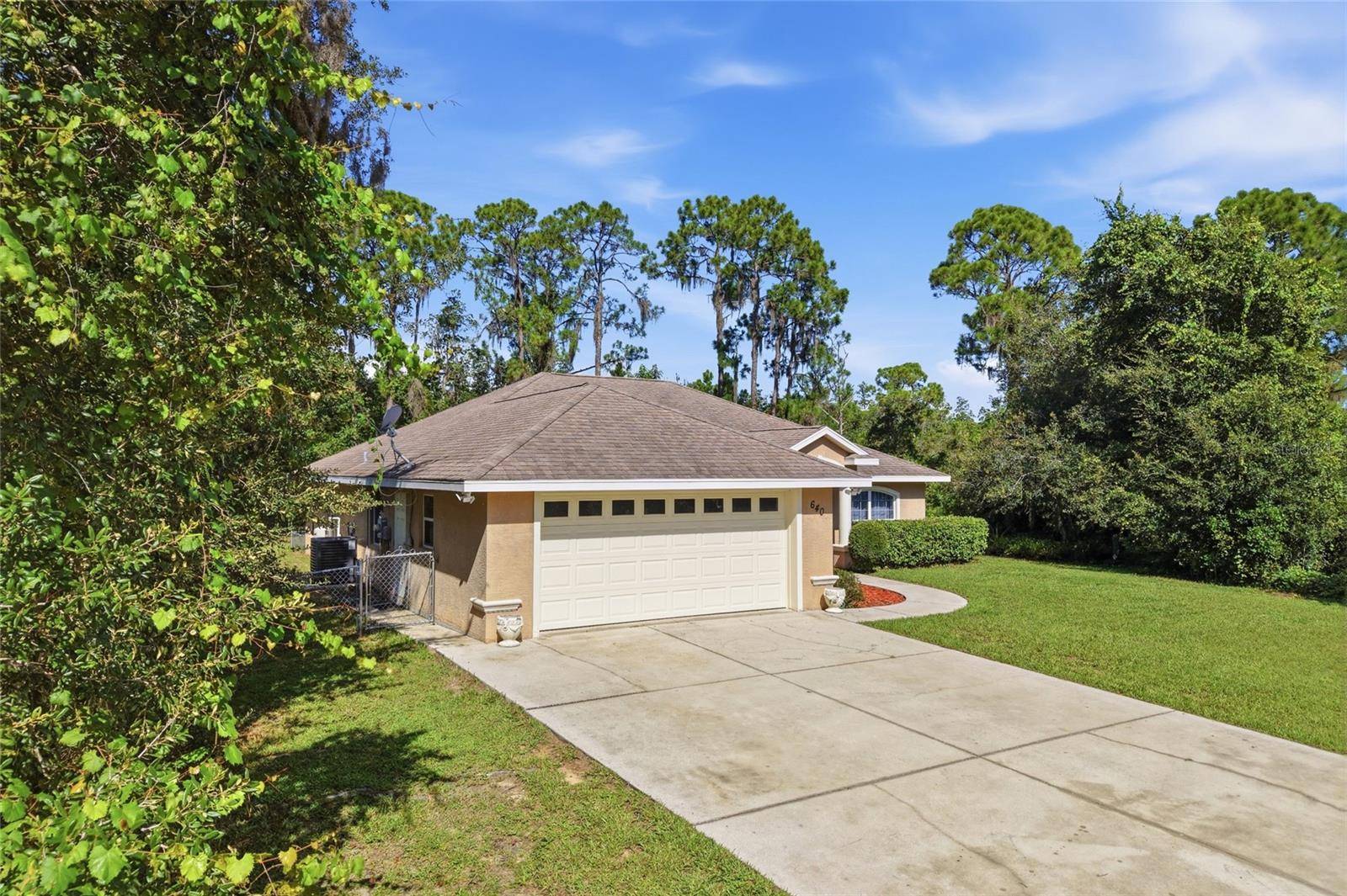 640 HIGHLANDS LAKE DR, Lake Placid, FL 33852