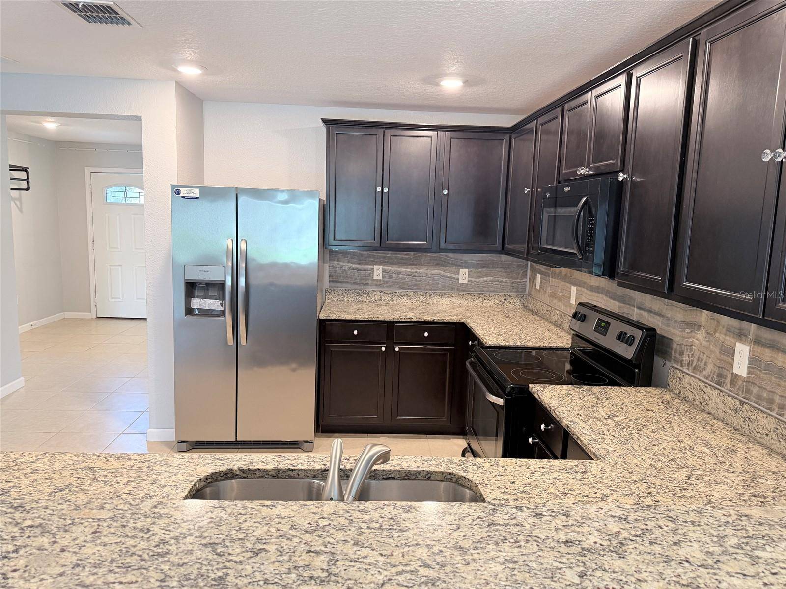 8690 LAKE GEORGE CIR E, Macclenny, FL 32063