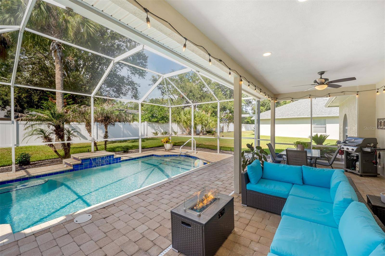 10 WESTMORE LN, Palm Coast, FL 32164