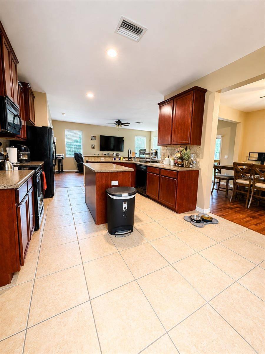8309 TIDAL BREEZE DR, Riverview, FL 33569