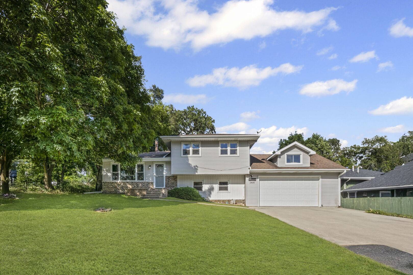 29W276 Bolles AVE, West Chicago, IL 60185