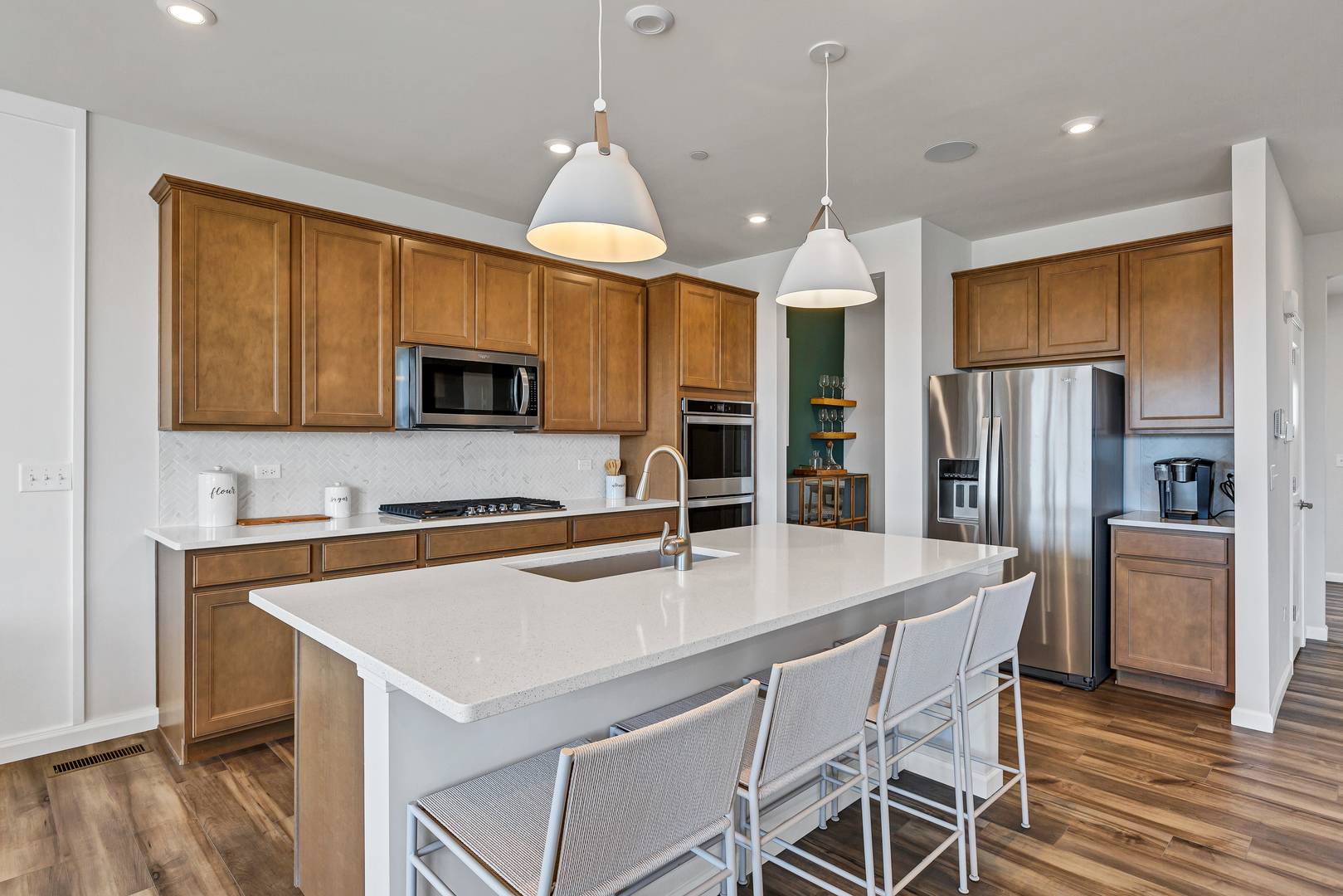1146 Kessler DR, Mundelein, IL 60060