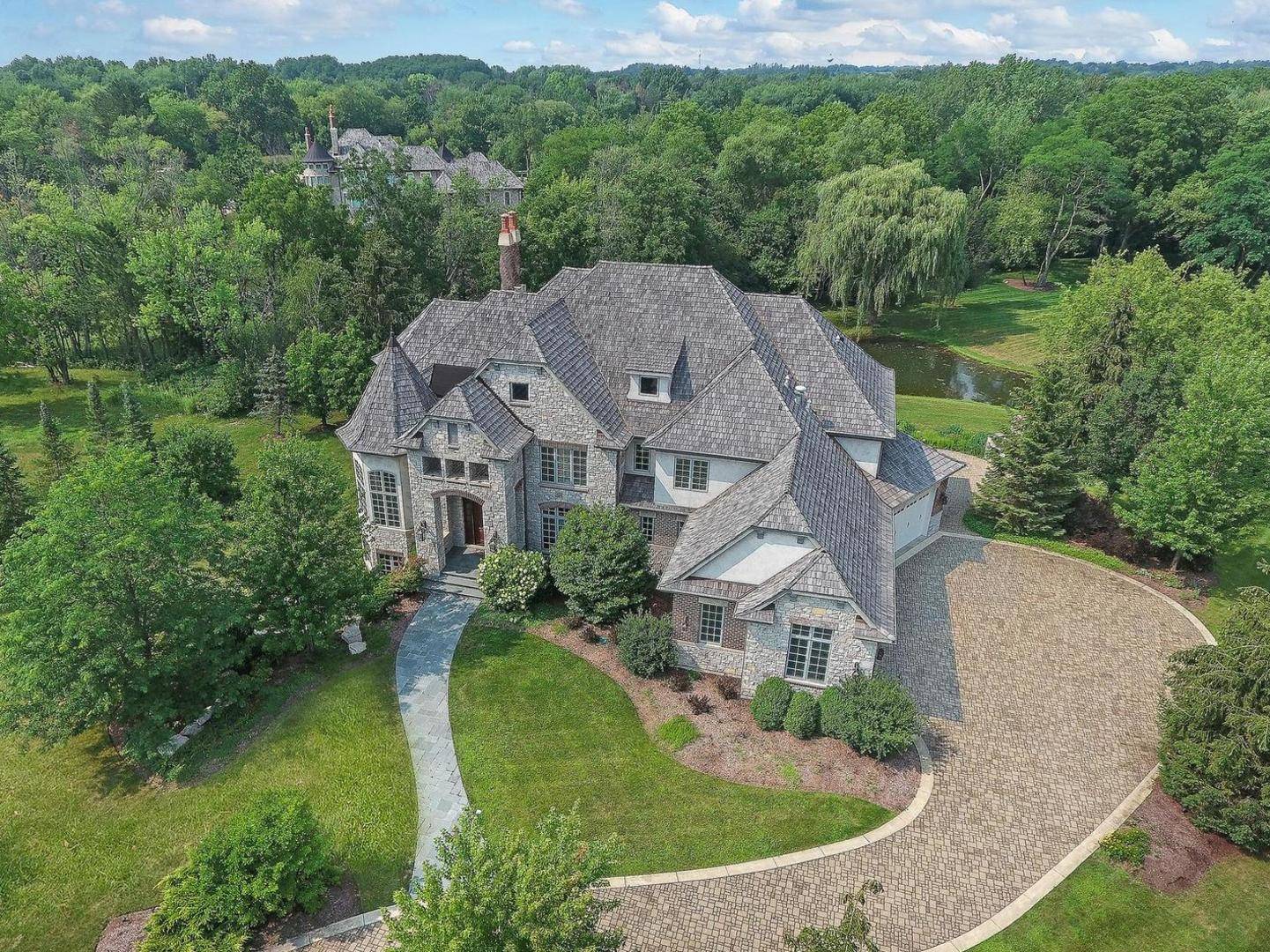 34 Abbey Woods DR, Barrington Hills, IL 60010