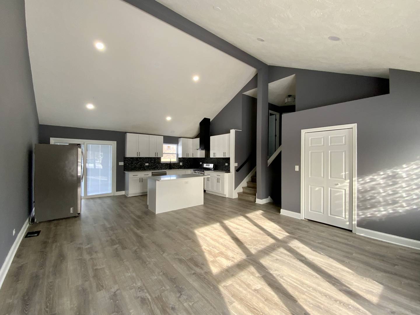 4014 Ridge RD, Zion, IL 60099