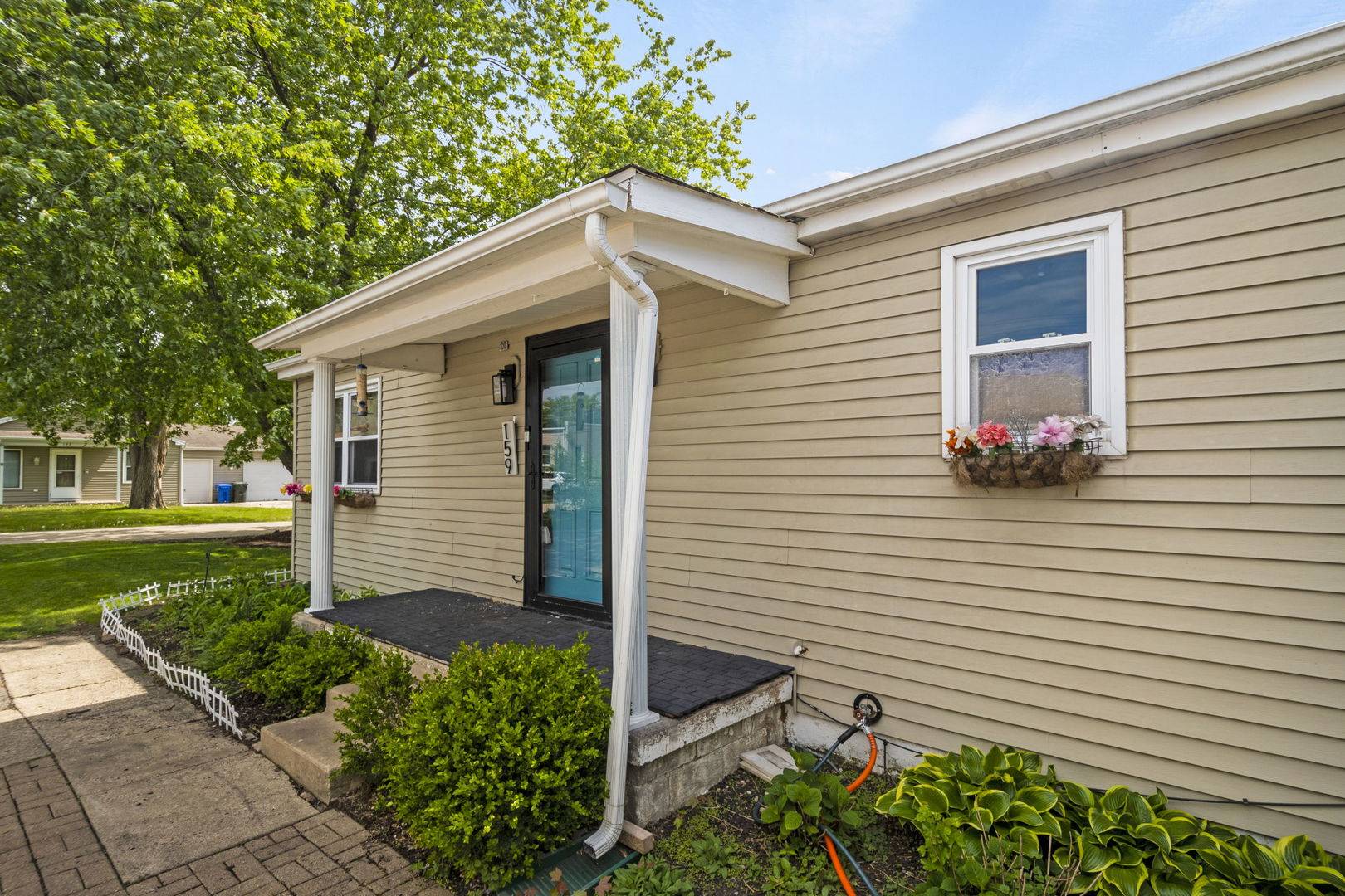 159 Josephine AVE, South Elgin, IL 60177