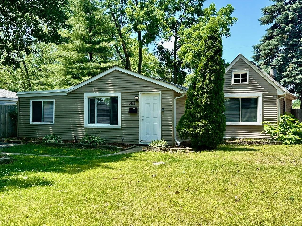 308 N Clifton AVE, Elgin, IL 60123
