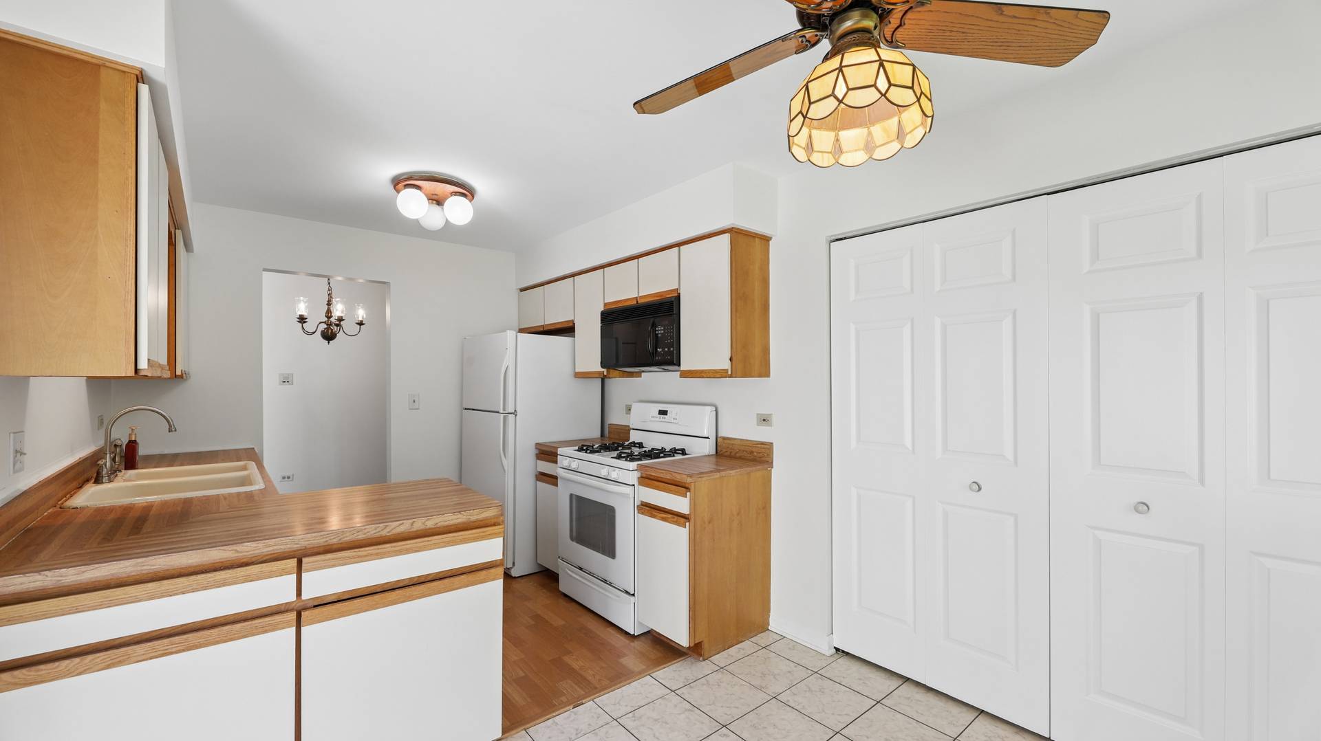 0N112 Windermere RD #1908, Winfield, IL 60190