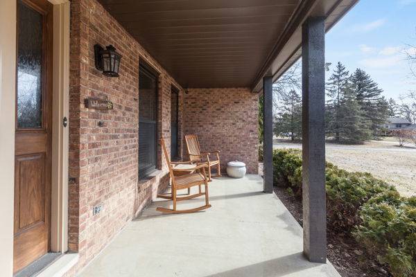 38W512 BITTERSWEET LN, Elgin, IL 60124