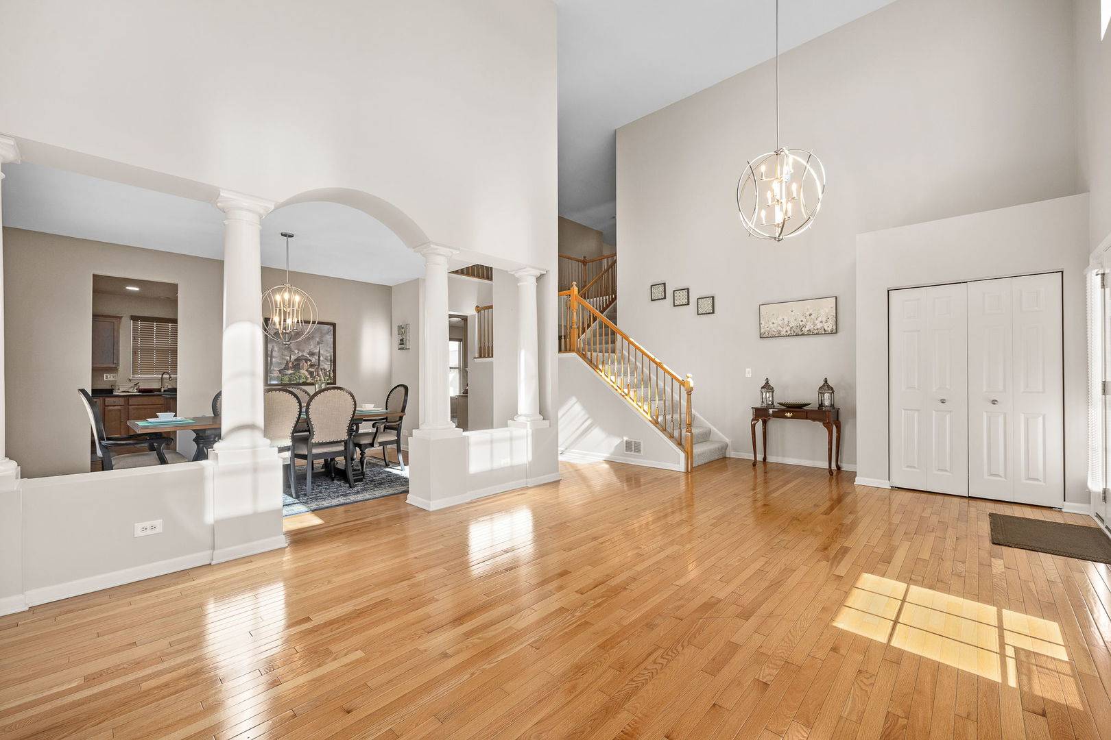 1916 BLUE HERON CIR, Bartlett, IL 60103