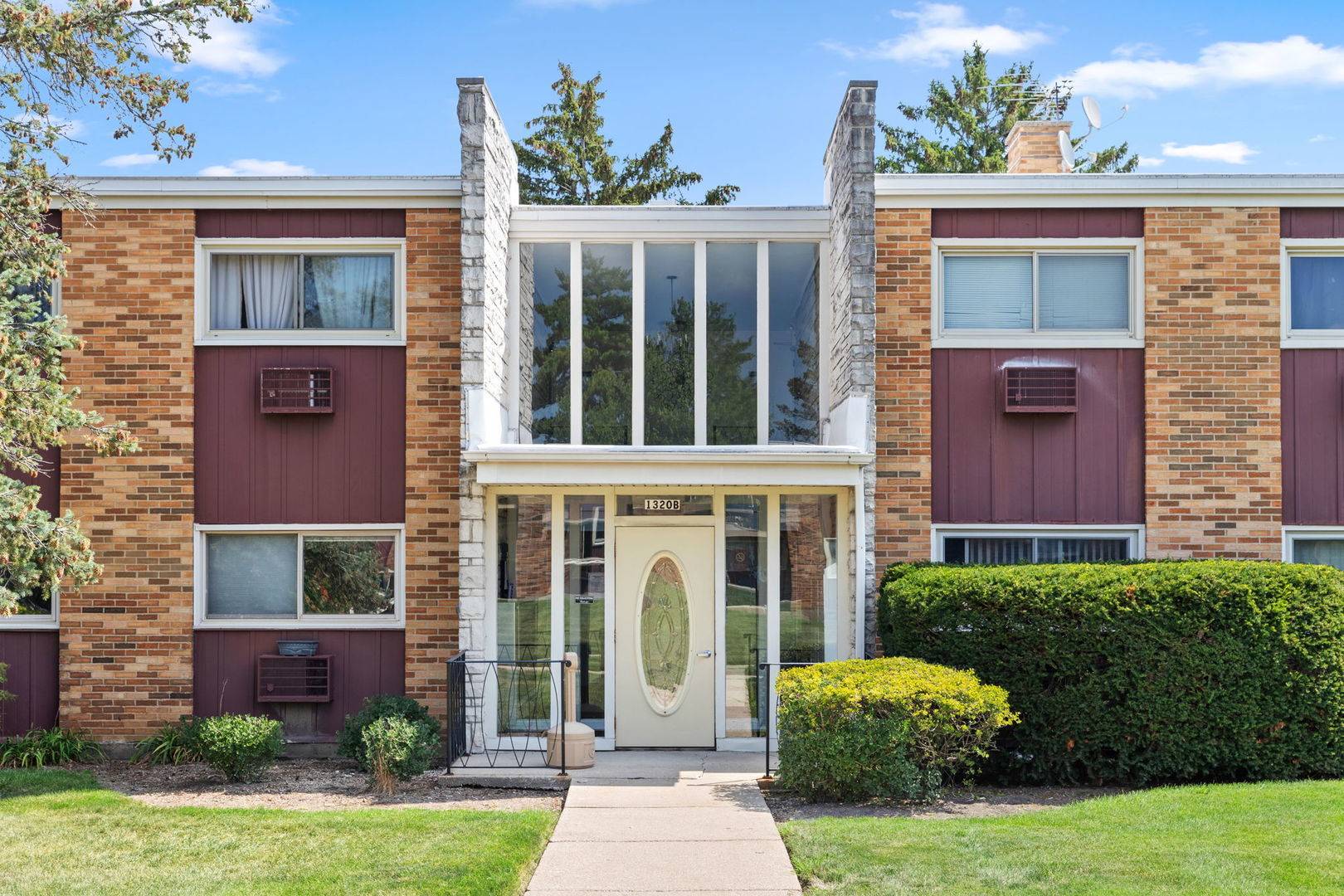 1320B Lore LN #110, Lombard, IL 60148
