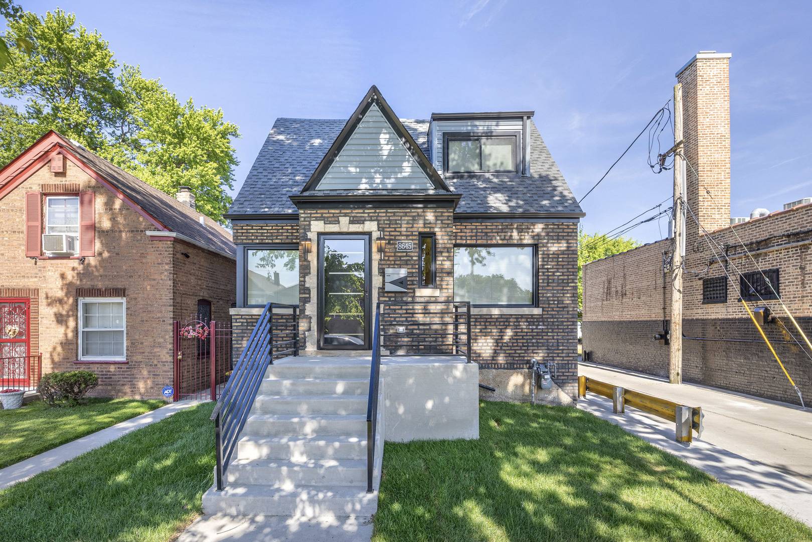 8645 S Bennett AVE, Chicago, IL 60617
