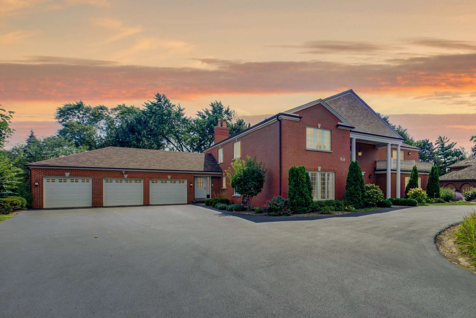 46 Hamilton LN, Oak Brook, IL 60523
