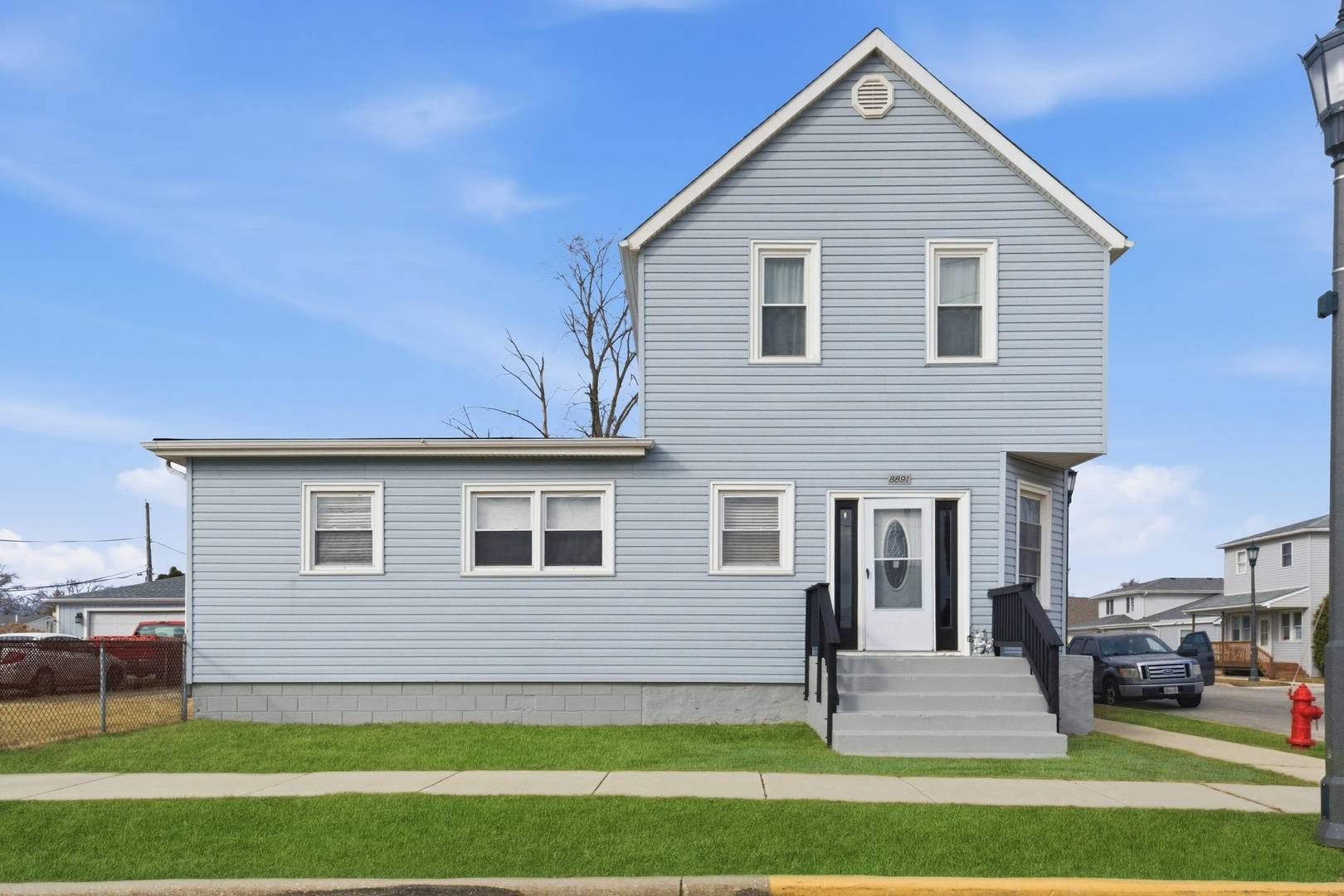 8891 67th ST, Hodgkins, IL 60525