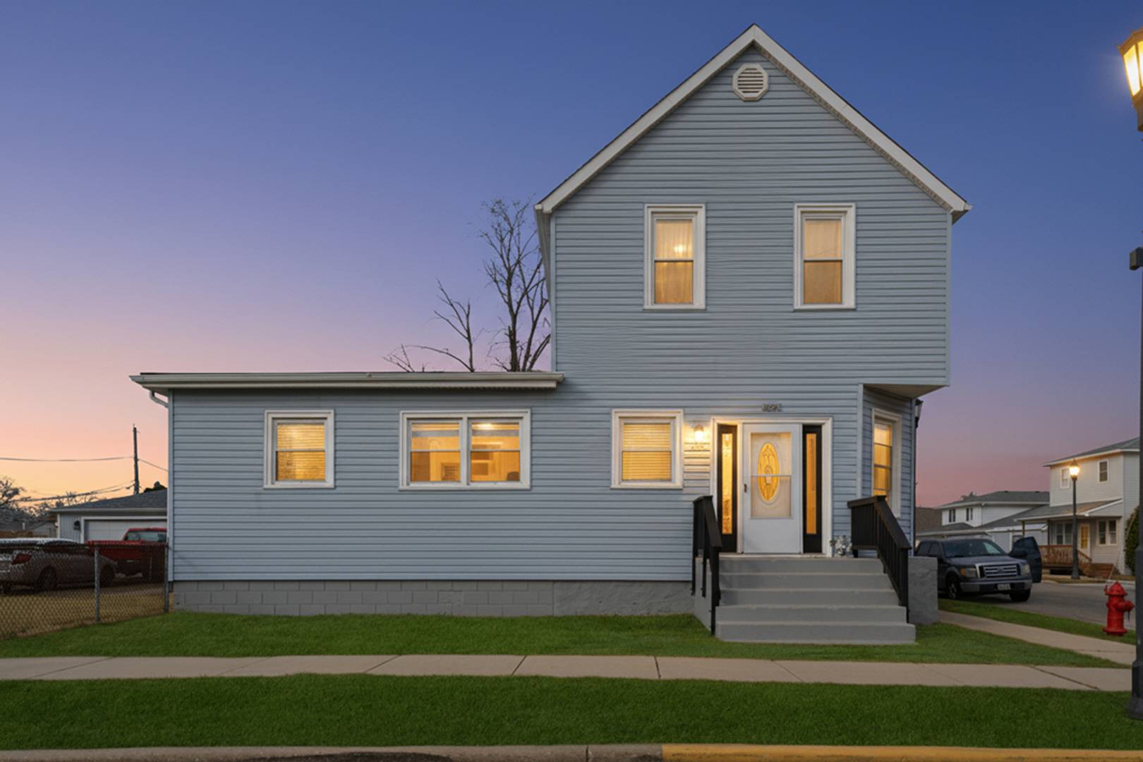 8891 67th ST, Hodgkins, IL 60525