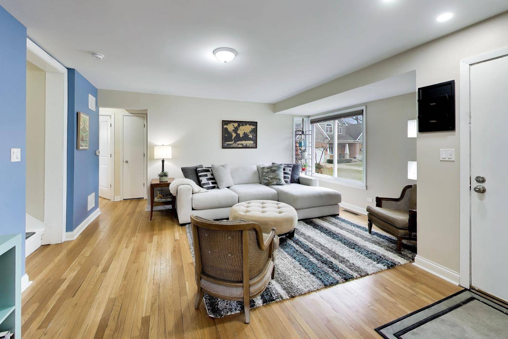 1120 N Haddow AVE, Arlington Heights, IL 60004