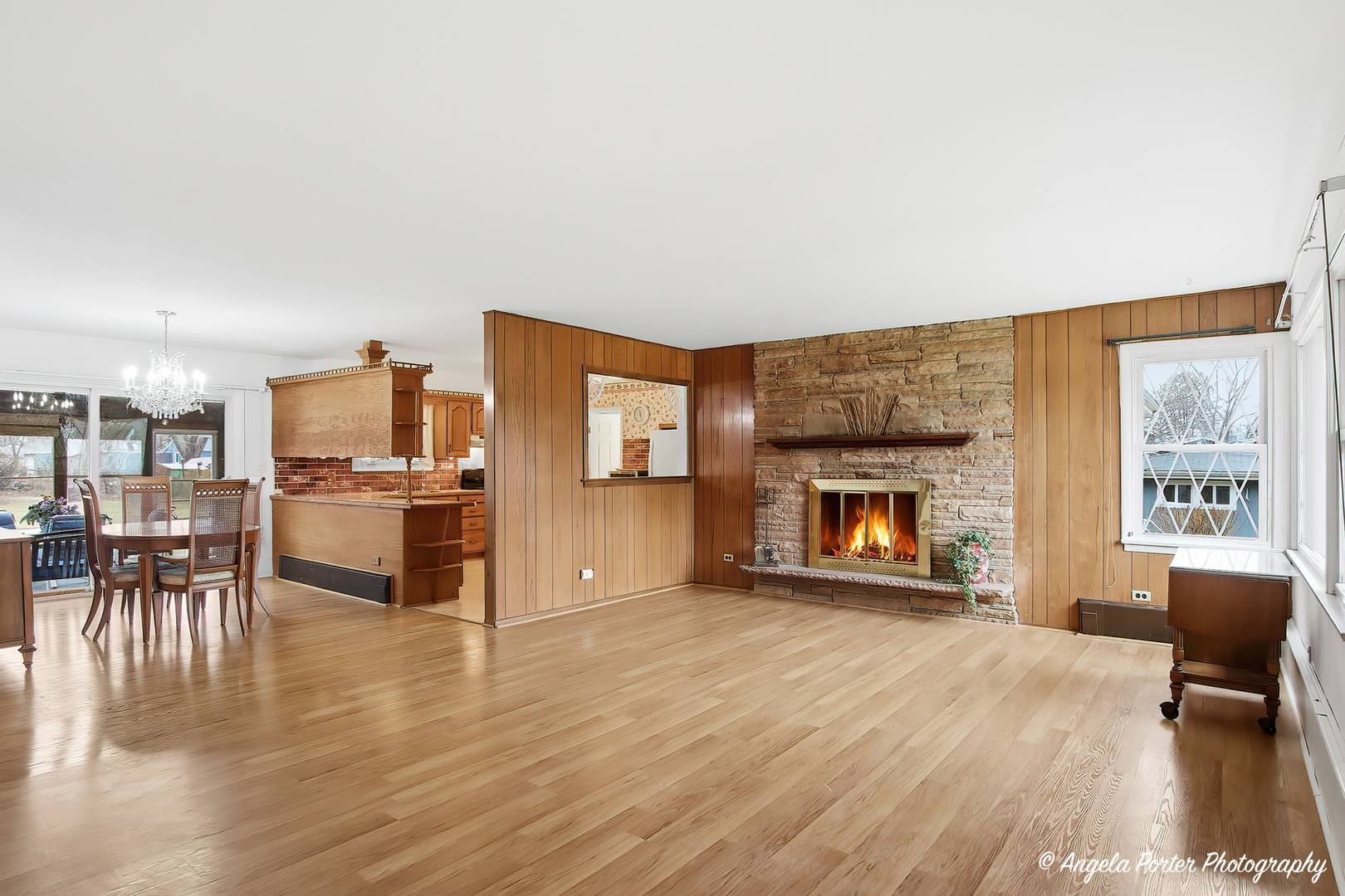 515 Country Club DR, Mchenry, IL 60050