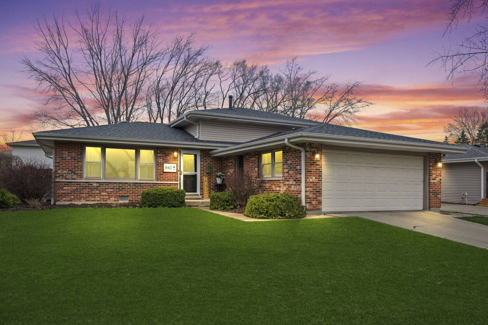 840 E Marshall CT, Palatine, IL 60074