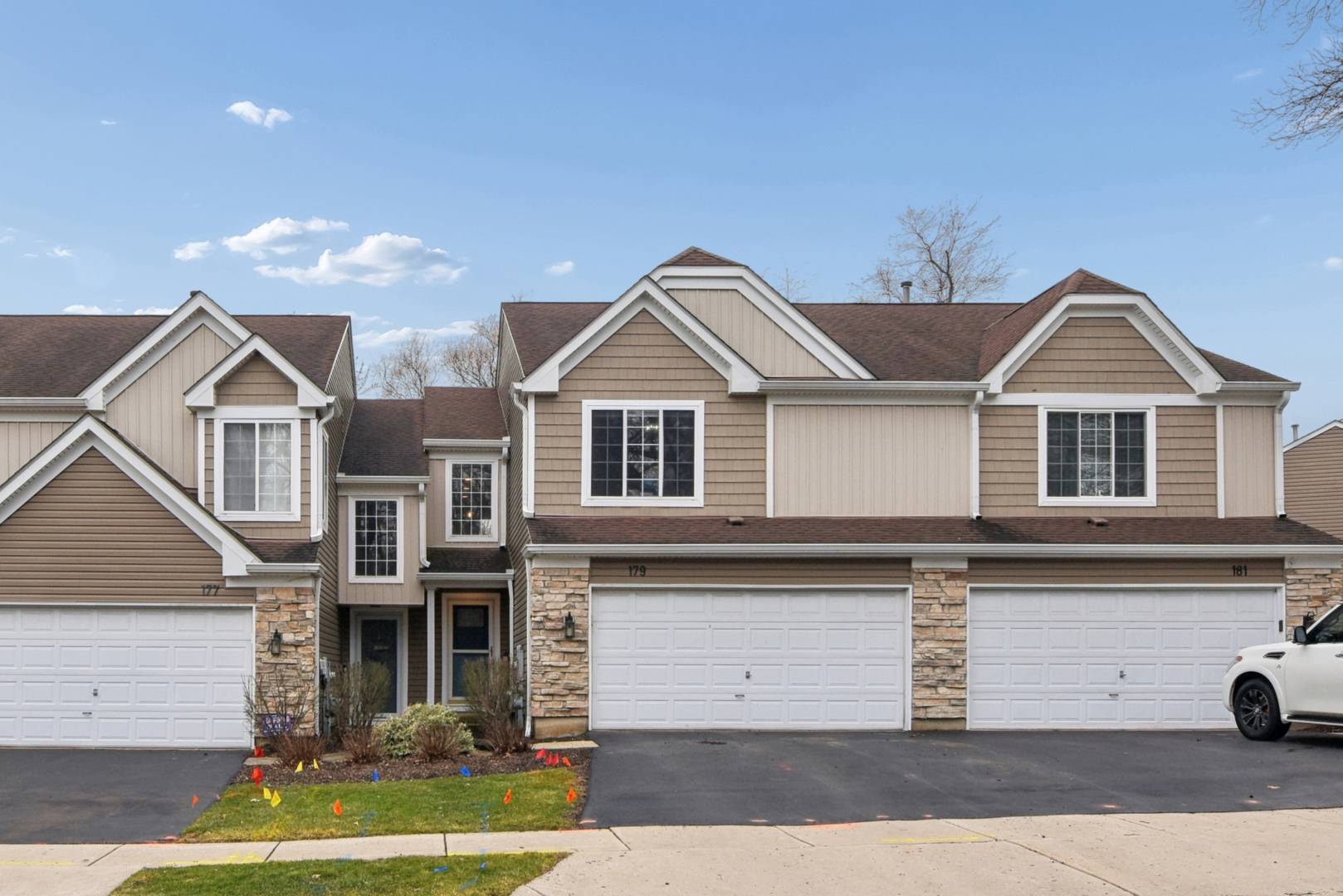 179 Locksley DR, Streamwood, IL 60107