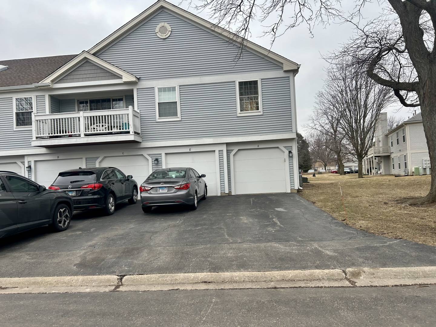 1229 Ballantrae PL #A, Mundelein, IL 60060