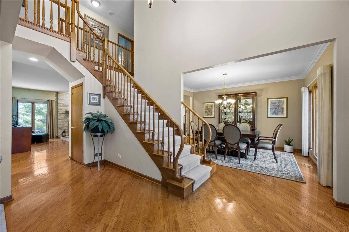 1928 N Ridge AVE, Arlington Heights, IL 60004