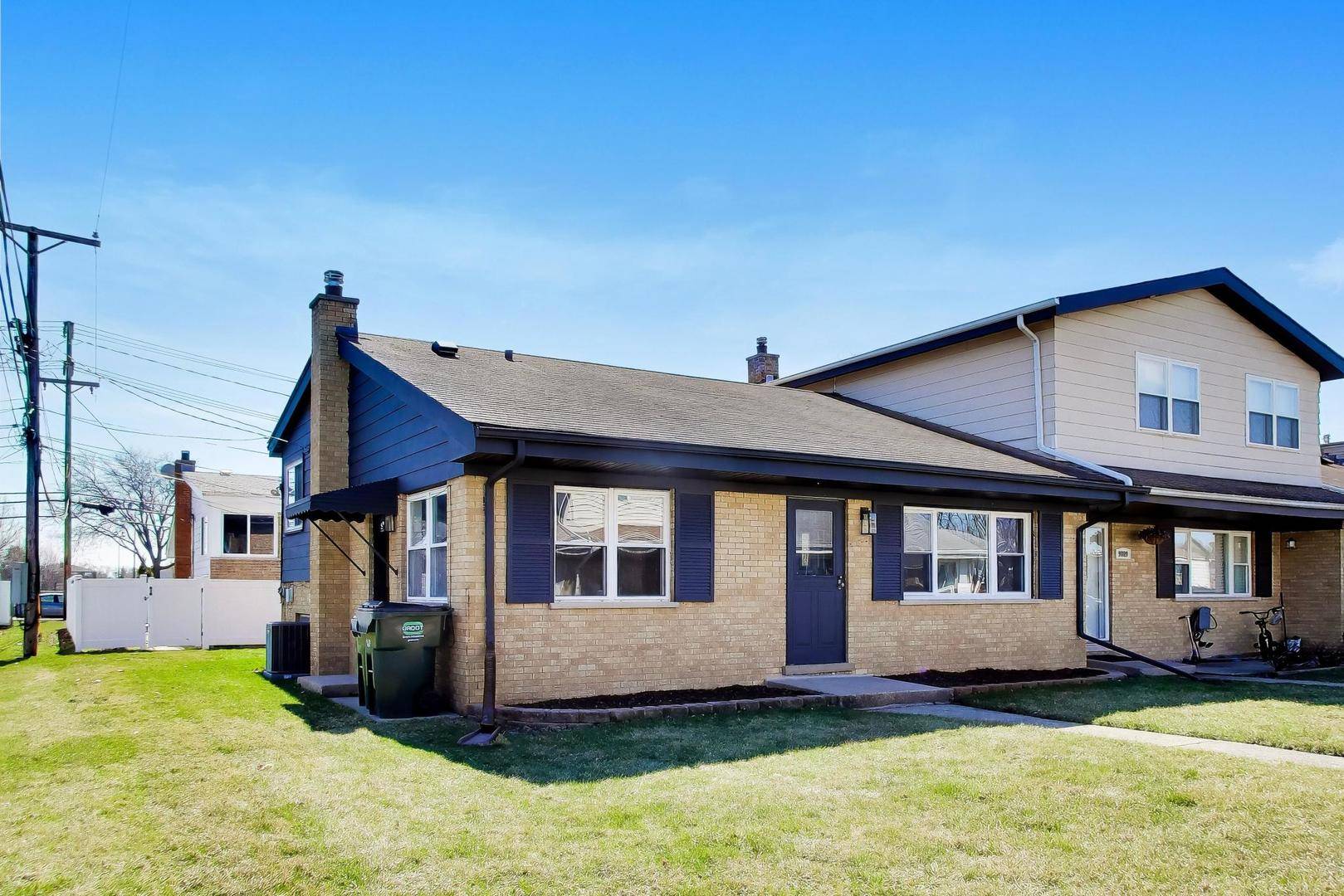9011 N Grace AVE, Niles, IL 60714
