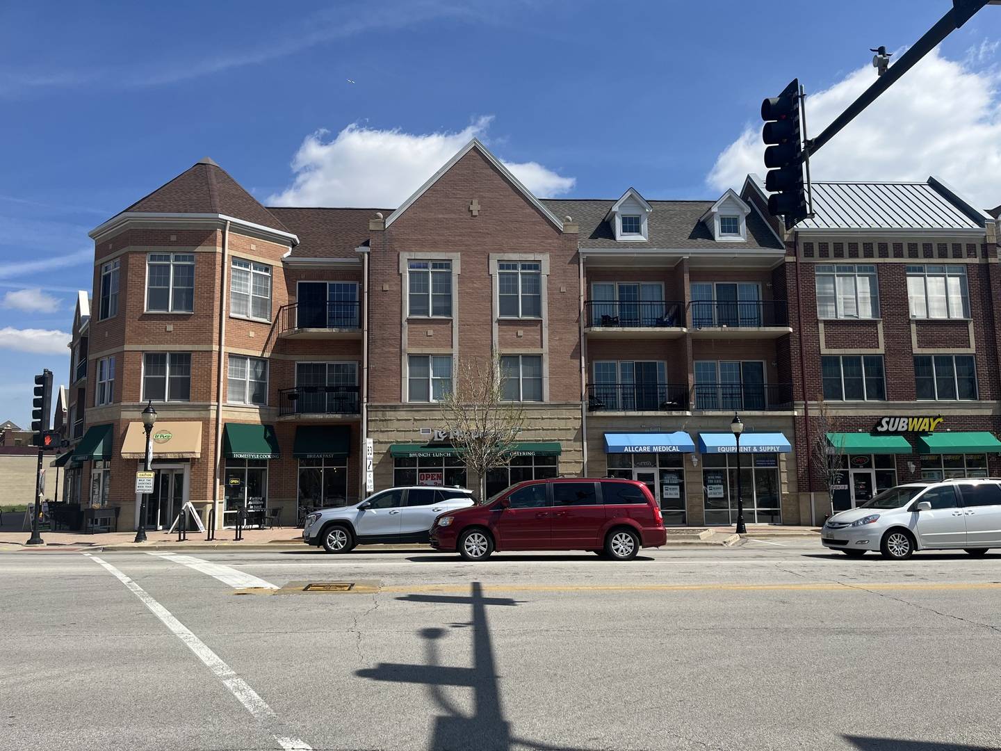 40 E Northwest HWY #202, Mount Prospect, IL 60056