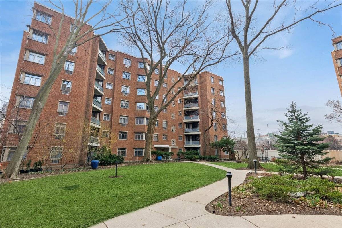 1860 Sherman AVE #4SW, Evanston, IL 60201