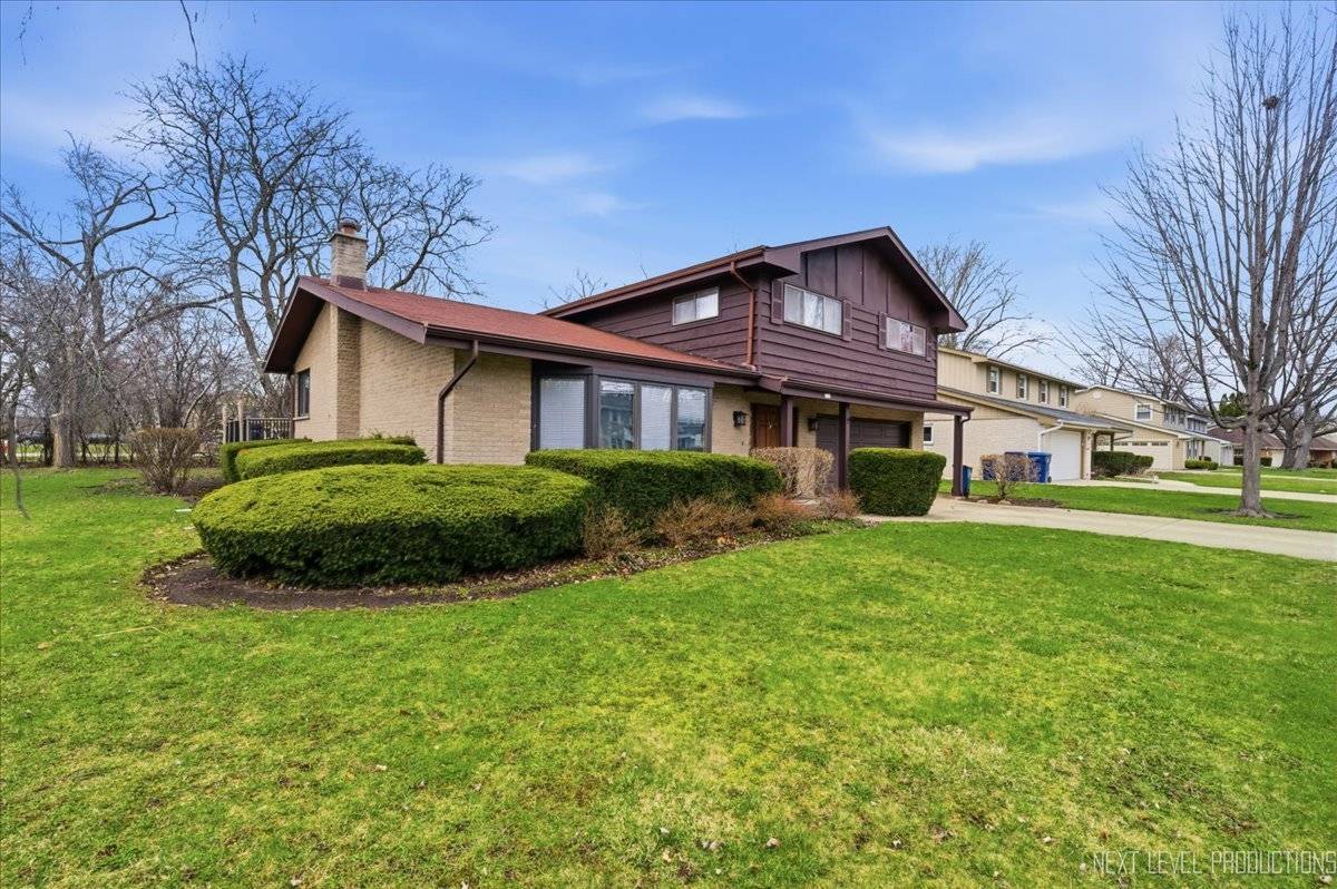 1708 Longvalley DR, Northbrook, IL 60062