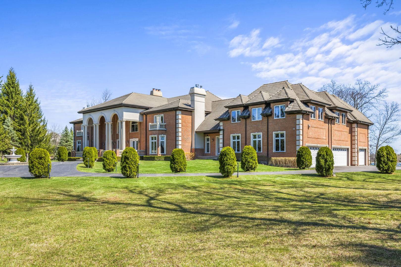 27147 N Chevy Chase RD, Mundelein, IL 60060