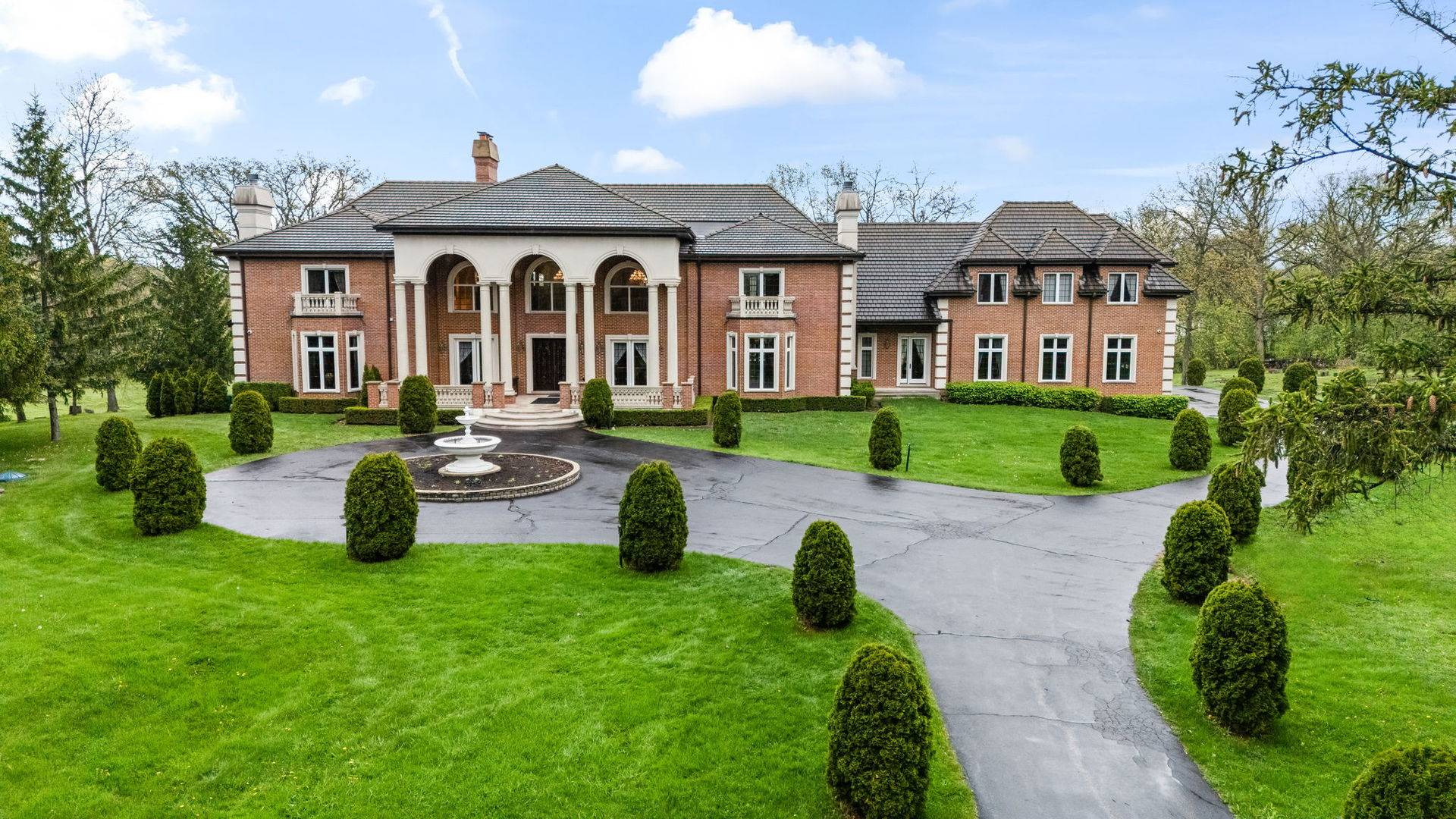 27147 N Chevy Chase RD, Mundelein, IL 60060