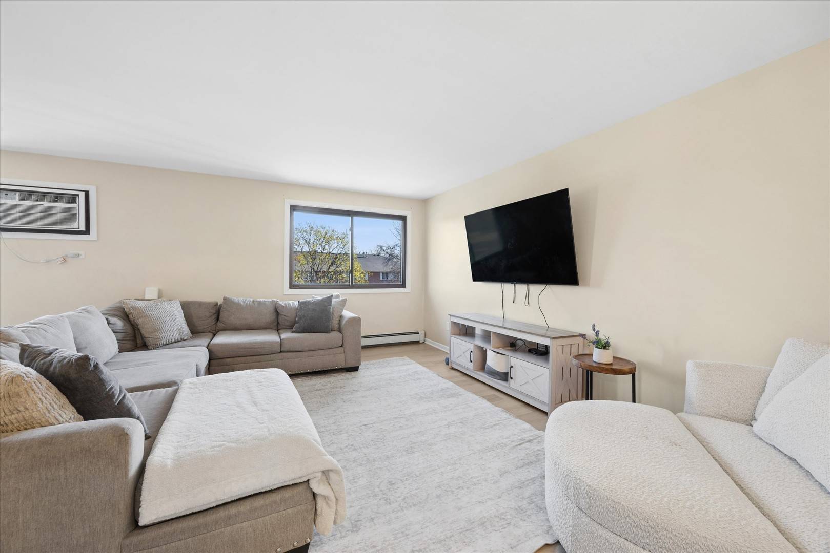 1240 S LORRAINE RD #3B, Wheaton, IL 60189