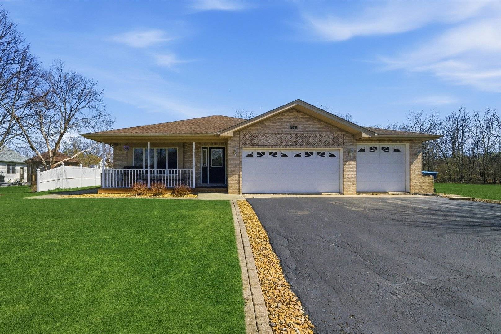 1549 Wayne DR, Crete, IL 60417