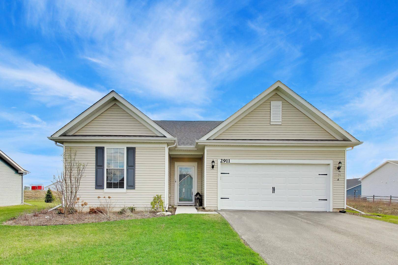 2911 Briargate DR, Lindenhurst, IL 60046