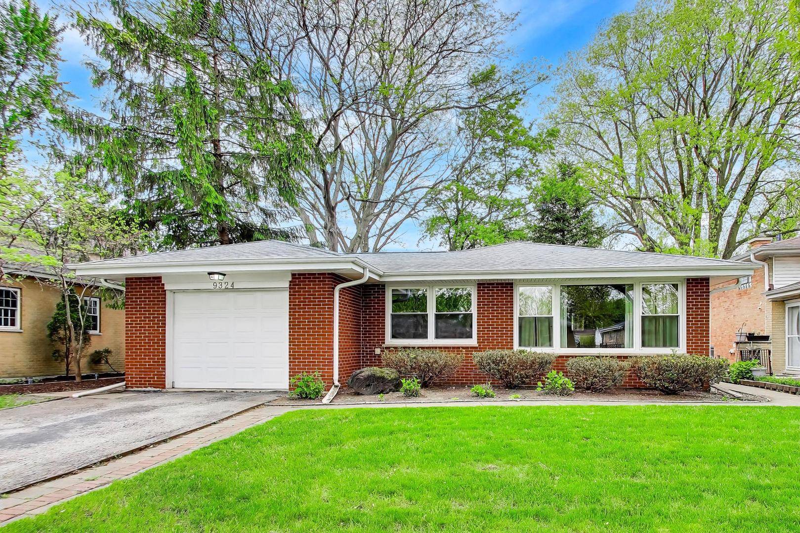 9324 Linder AVE, Morton Grove, IL 60053