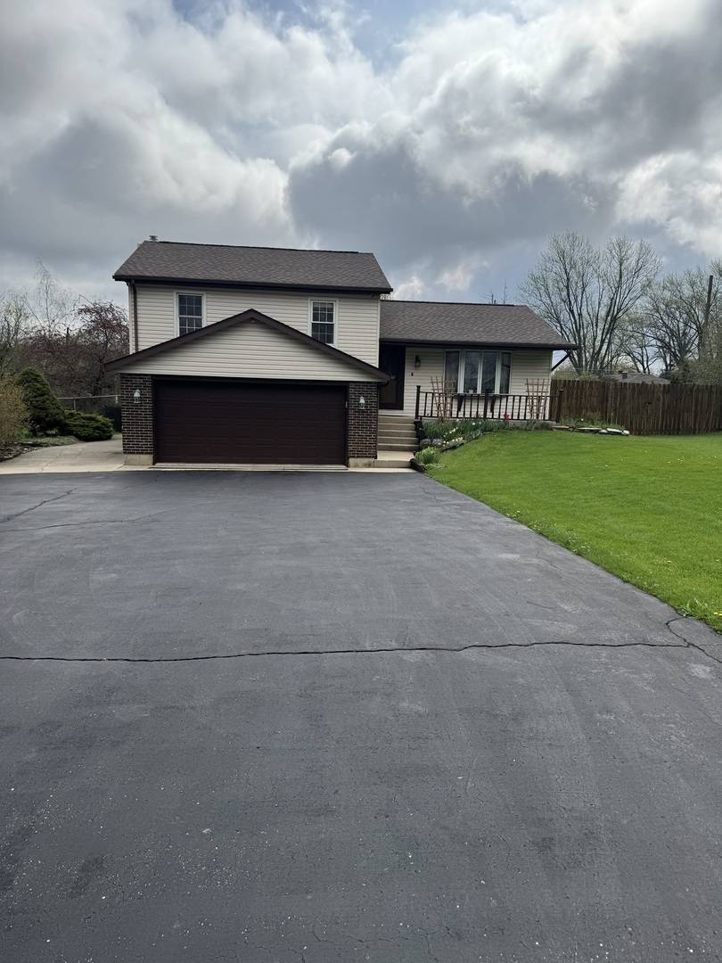 25225 N Virginia AVE N, Lake Zurich, IL 60047
