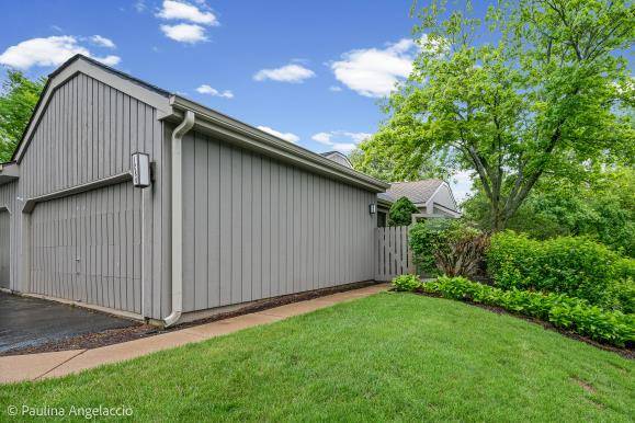 1280 Oak Hill RD, Lake Barrington, IL 60010
