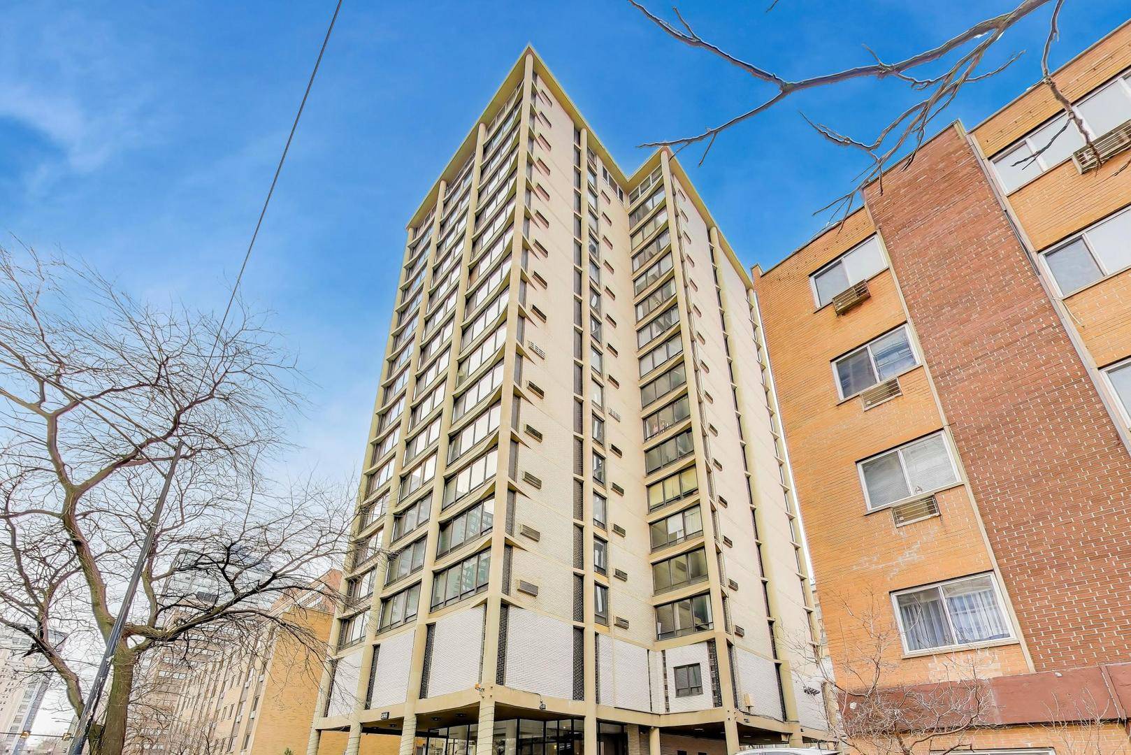 5740 N Sheridan RD #12E, Chicago, IL 60660