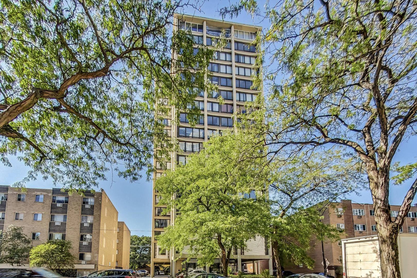 5740 N Sheridan RD #12E, Chicago, IL 60660