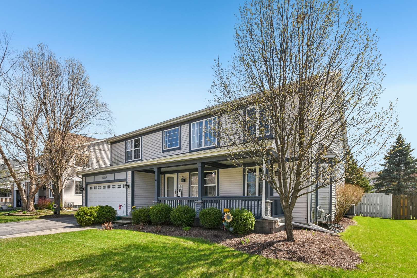 1739 Newbridge CIR, Elgin, IL 60123