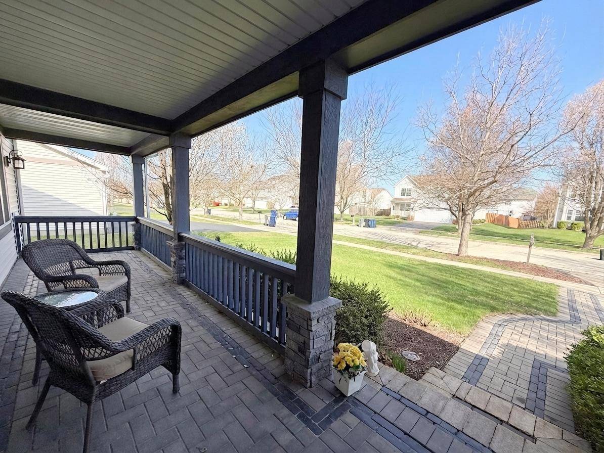 1739 Newbridge CIR, Elgin, IL 60123