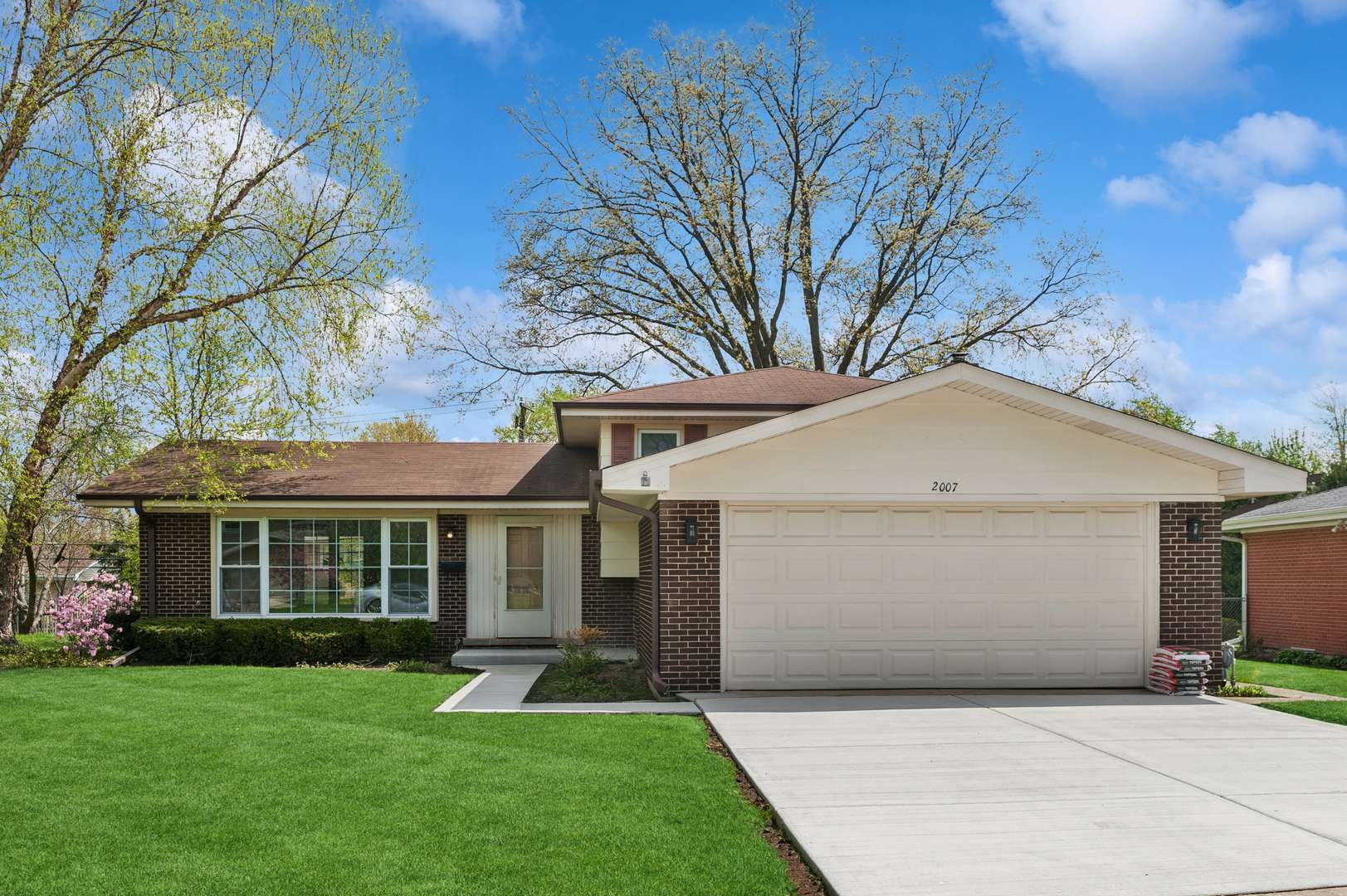 2007 N Spruce TER, Arlington Heights, IL 60004