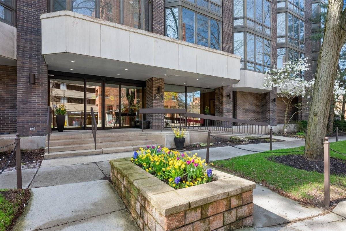 522 Church ST #6C, Evanston, IL 60201