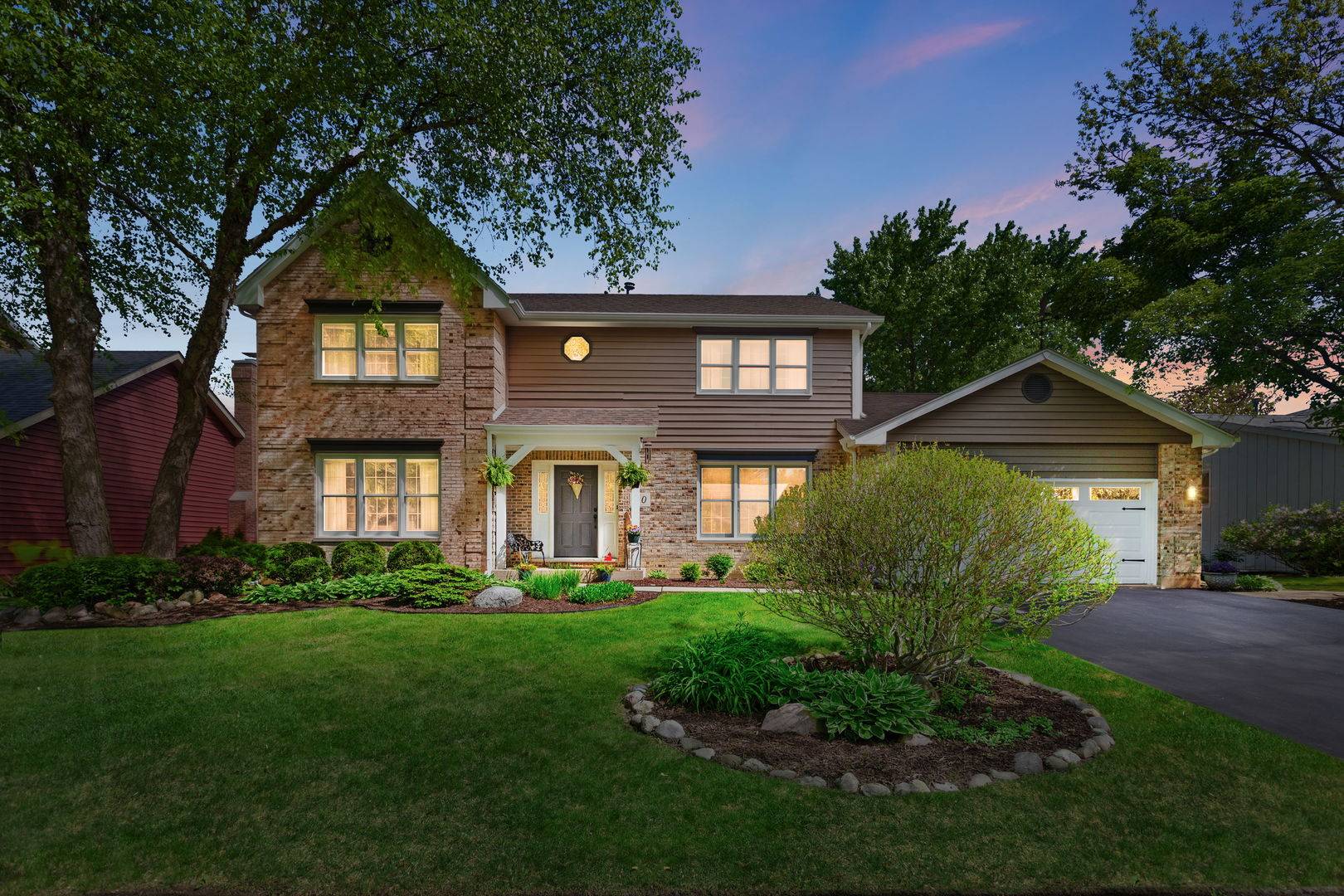 110 Courtney LN, Cary, IL 60013