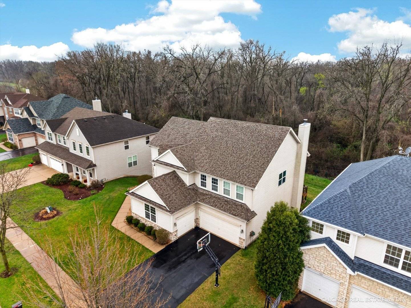 420 Blue Heron CIR, Bartlett, IL 60103