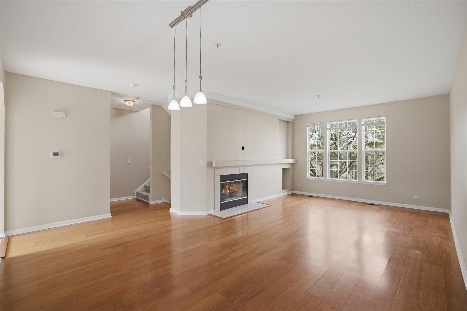 2720 N Greenwood AVE, Arlington Heights, IL 60004